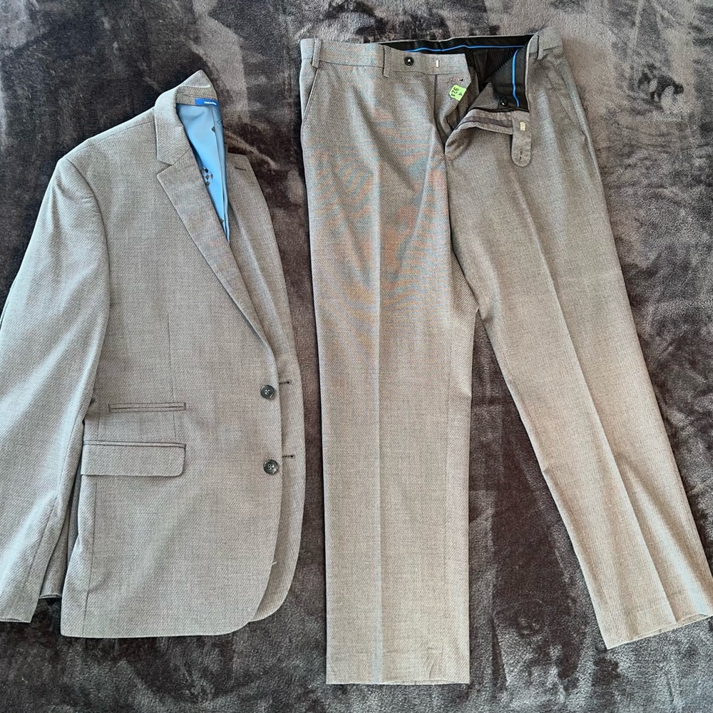 Men's Gray Suit - Jacket 42R and Pants 36x30 SLIM FIT - Picture 11 of 16